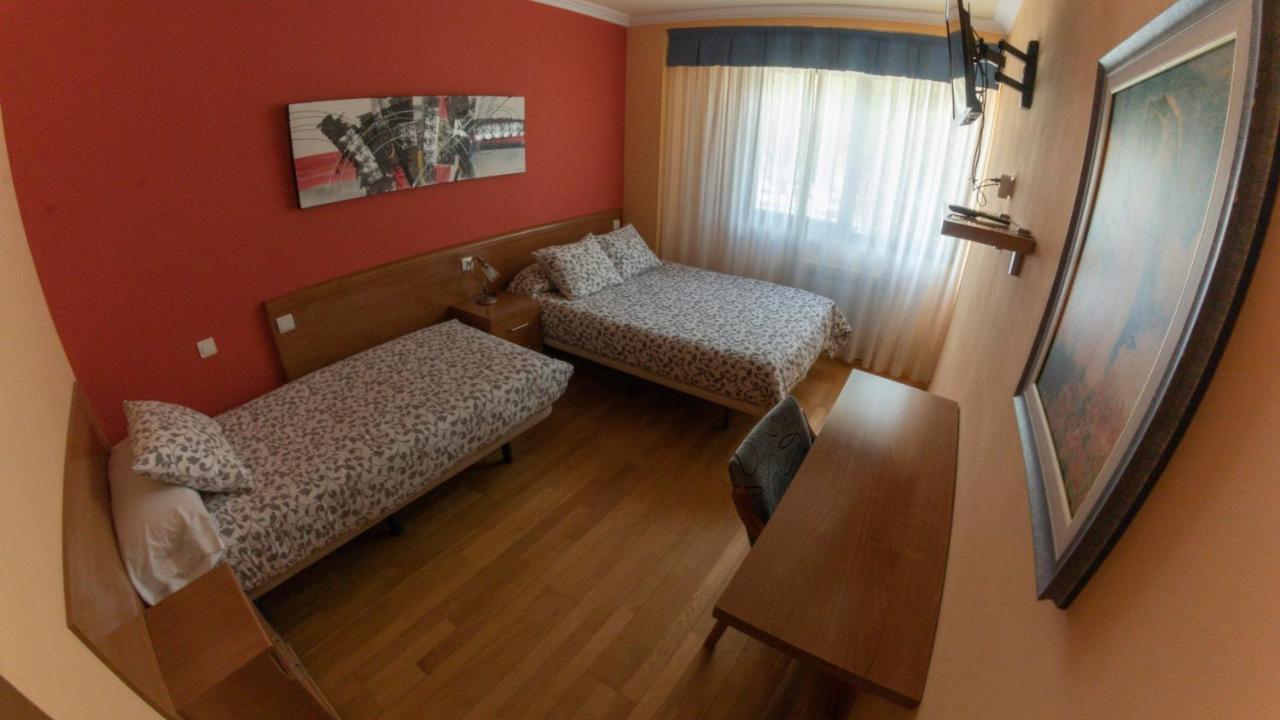 Hostal Santiago 2 Бургос Екстер'єр фото