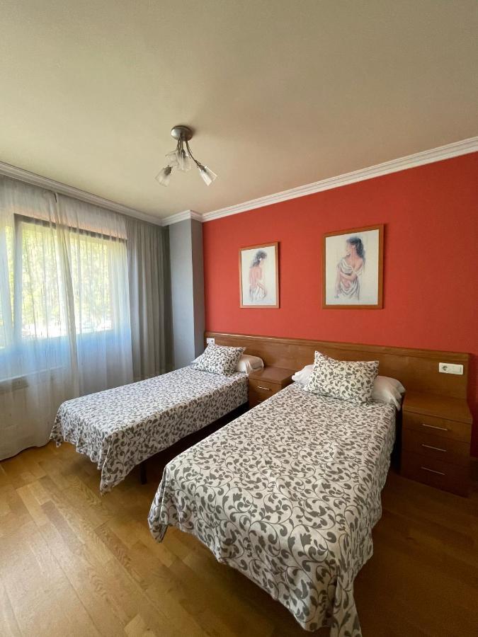 Hostal Santiago 2 Бургос Екстер'єр фото