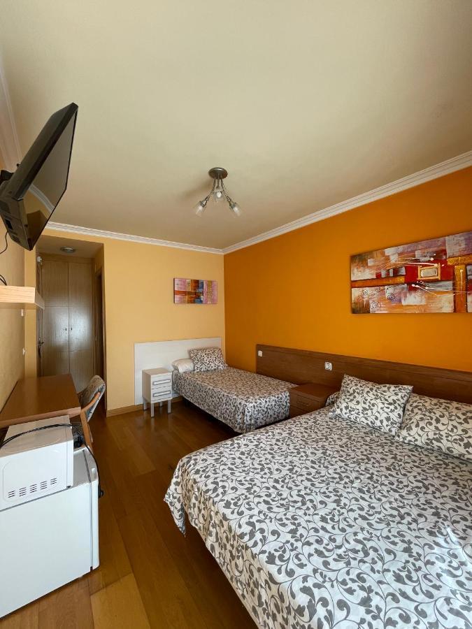 Hostal Santiago 2 Бургос Екстер'єр фото