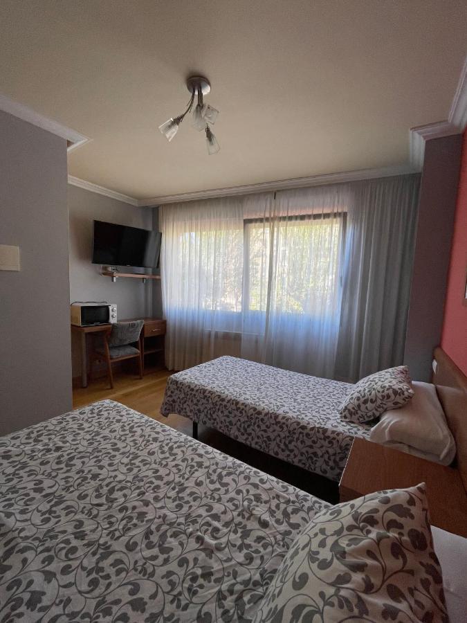 Hostal Santiago 2 Бургос Екстер'єр фото