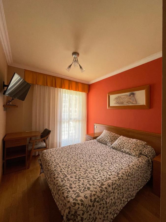 Hostal Santiago 2 Бургос Екстер'єр фото