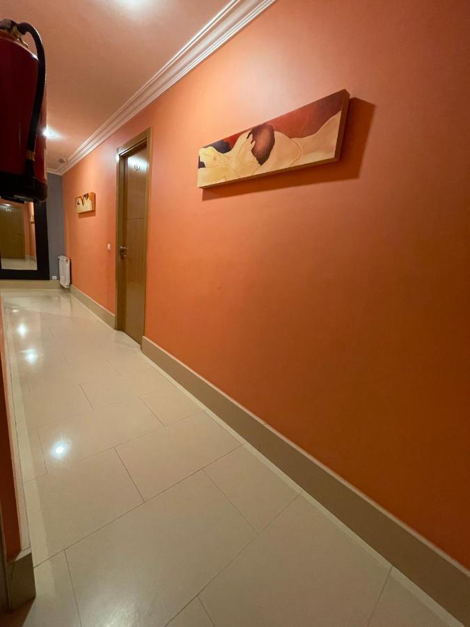 Hostal Santiago 2 Бургос Екстер'єр фото