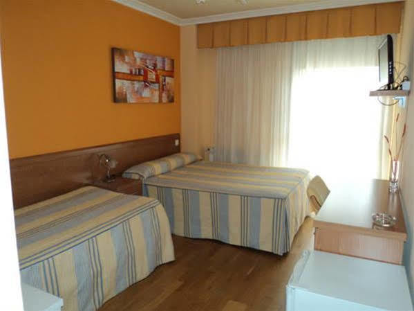 Hostal Santiago 2 Бургос Екстер'єр фото