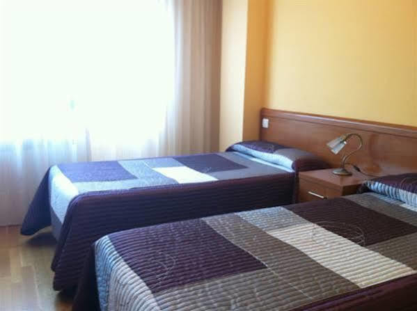 Hostal Santiago 2 Бургос Екстер'єр фото